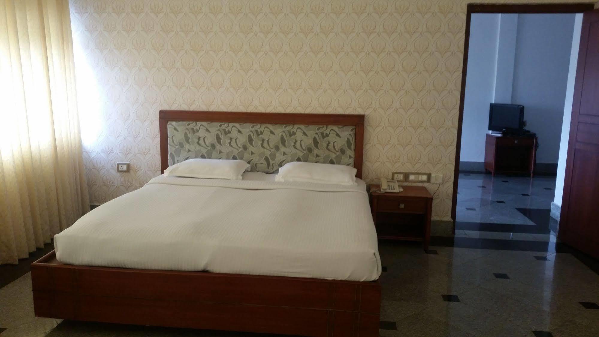 Hotel Moti Mahal Mangaluru Exterior foto