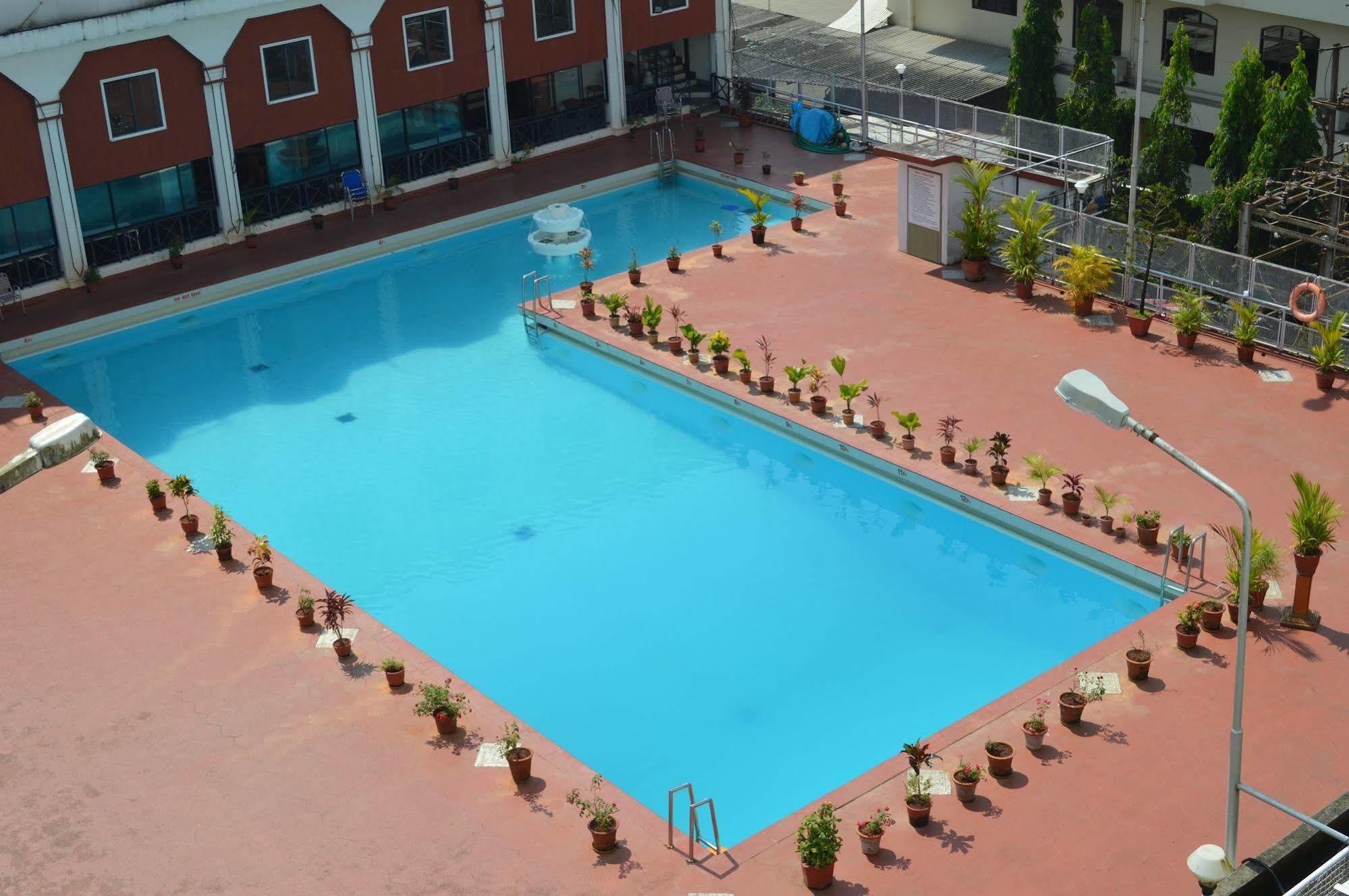 Hotel Moti Mahal Mangaluru Exterior foto